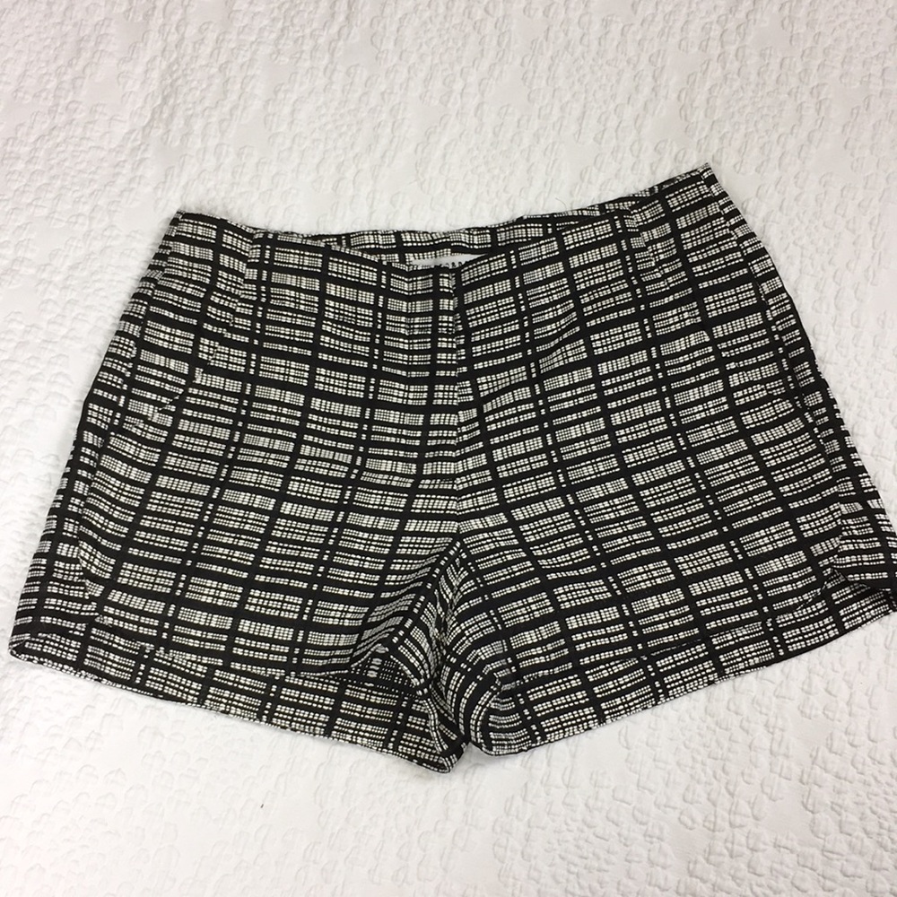 Adorable black and white Ro & De shorts